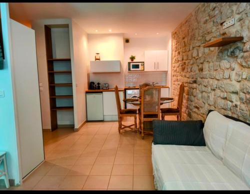 Studio lumineux Paris centre - Chatelet - image 6