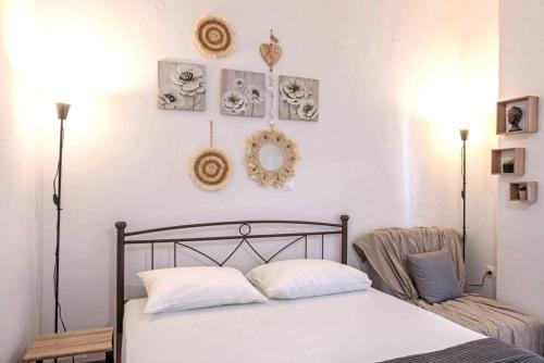 Minimal and cozy Home in Zografou - image 9