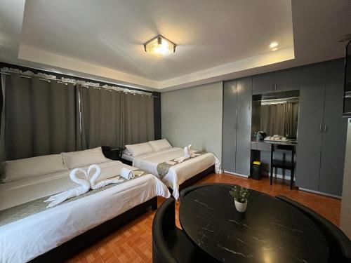 Rangya Hotel Room Type - Deluxe Queen Room with Two Queen Beds