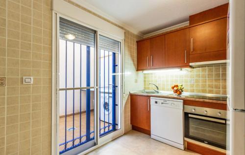 Three-Bedroom Holiday Home  image 9