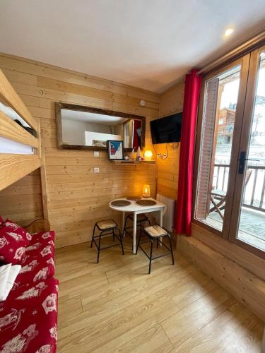 Iekārtas, Studio Cosy Saint-Véran (Studio Cosy Saint-Veran) in Aiguilles