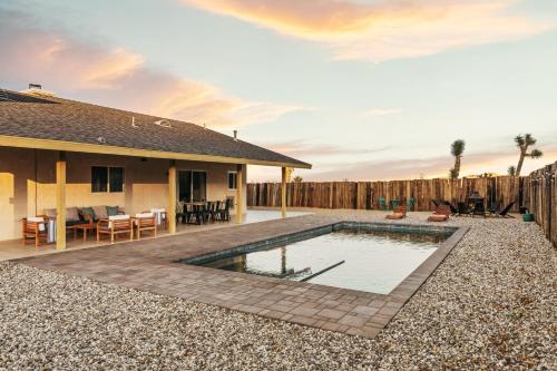 Pueblito Pool & Spa W Boulder Views in Joshua Tree, USA