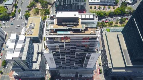 Highest Penthouse in City - Pool and Panoramic Views - image 9