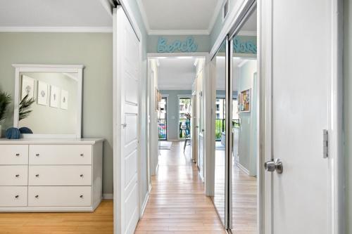 5 Min walk to the beach 1st floor condo Sleeps 4 in 힐튼 헤드 아이랜드 (SC)