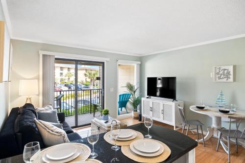 5 Min Walk To The Beach 1st Floor Condo Sleeps 4 - Hilton Head Island, SC