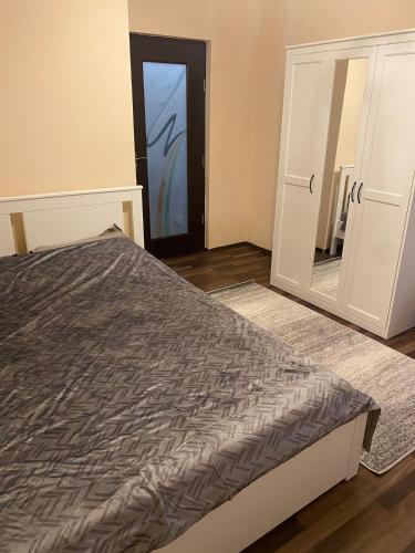 House with 2 bedrooms, Bukarest (Foto 8)