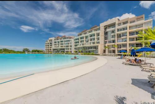 Swimming pool, BAIA Kristal Cartagena Condo in Punta de Canoa
