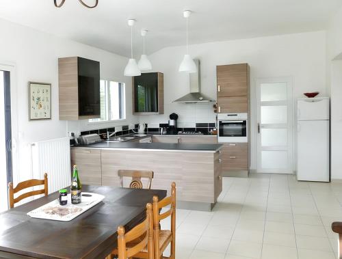 House with 3 bedrooms in Plougasnou with enclosed garden and WiFi - image 9