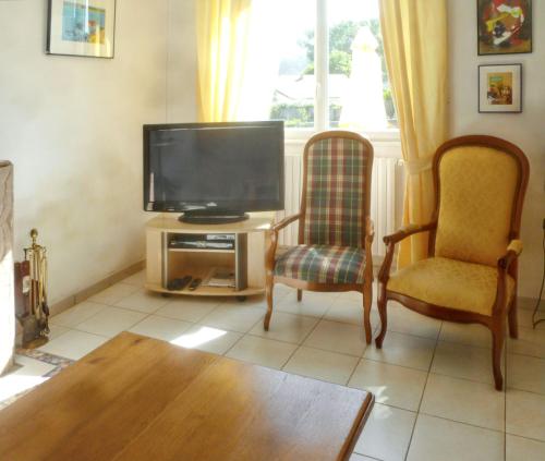 House with 3 bedrooms in Plougasnou with enclosed garden and WiFi - image 12