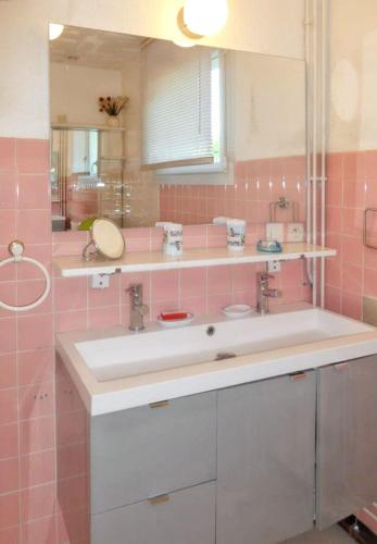 House with 3 bedrooms in Plougasnou with enclosed garden and WiFi - image 3