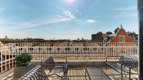 Cheval Harrington Court at South Kensington - image 11