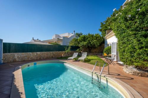 Villa Flores Comfortable holiday residence in Centro da Cidade Carvoeiro