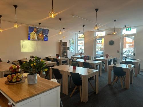 Almnäs Park Hotel - image 7