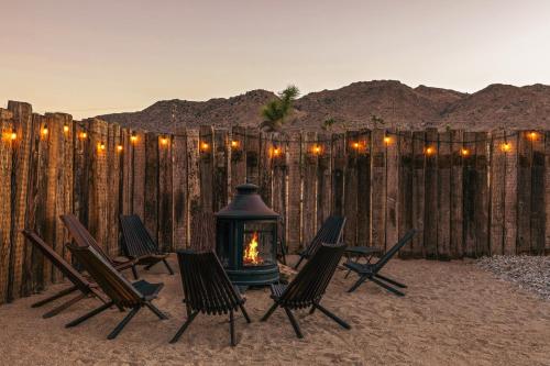 Pueblito Pool & Spa W Boulder Views in Joshua Tree, USA