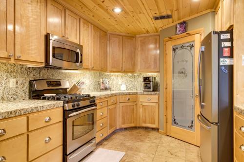 5 Mi to Dodge Ridge Cabin in Strawberry