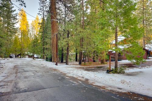 5 Mi to Dodge Ridge Cabin in Strawberry