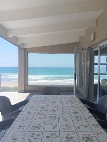 Seafront! Home in Boggomsbay in Boggomsbaai