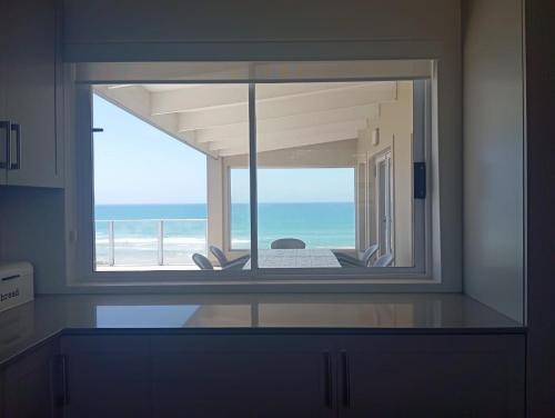 Seafront! Home in Boggomsbay in Boggomsbaai