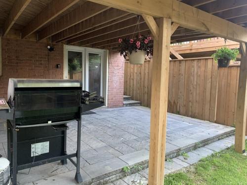 บริการและสิ่งอำนวยความสะดวก, 2-bedroom entire suite in Toronto- free parking! near สวนสัตว์โตรอนโต