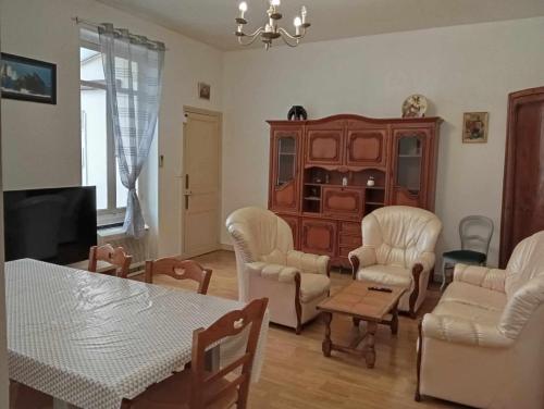Maison 4 chambres avec jardin - La Brousse