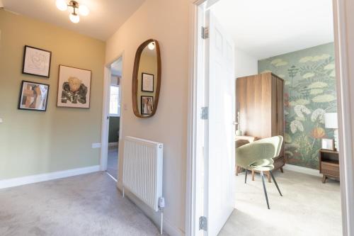 The Show Home - Grange Meadows 7 Adults 2 Kids in Oldham