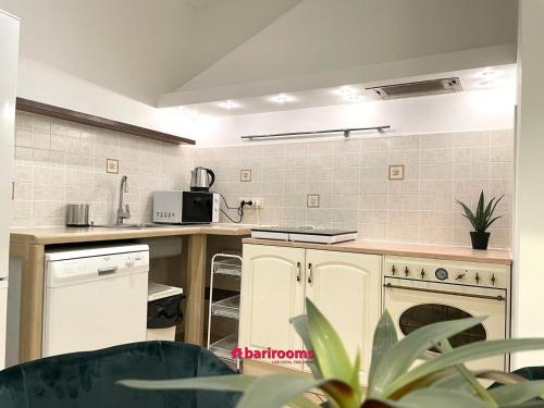 кухня, BARI ROOMS Abate Gimma in Барі