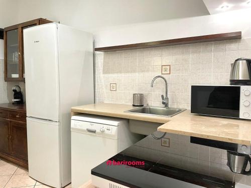 кухня, BARI ROOMS Abate Gimma in Барі