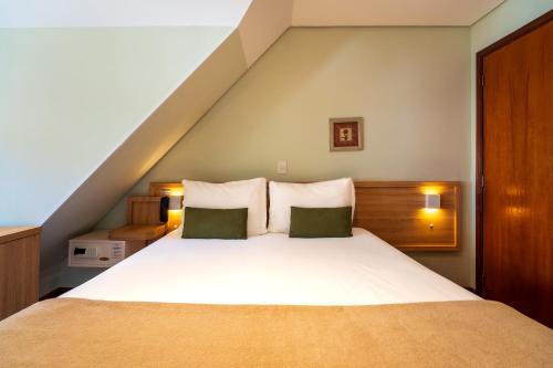 Budget Double Room image 5