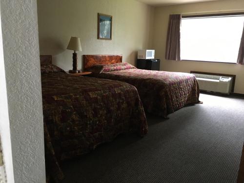 Standard Queen Room