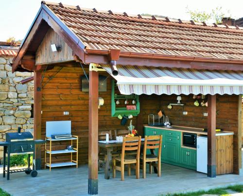 The Village Cottage in Natsovtsi