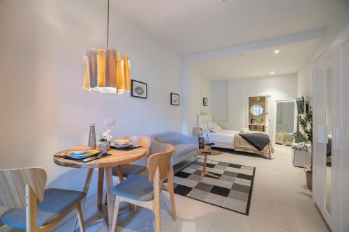 PM - Loft Valencia Espaciosos estudios con terraza cerca a las Artes y las Ciencias 2