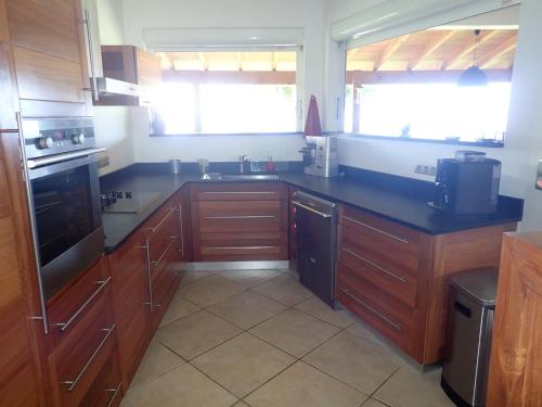Kitchen, Villa vue mer in Trois-Rivieres