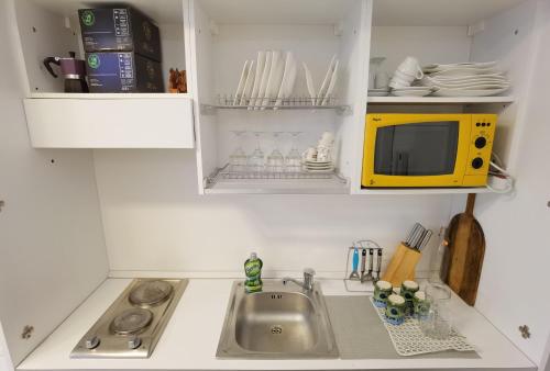 Ballarin Studio Apartment for Business Travels and Holidays, Rome (photo 8)