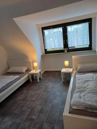 Dachgeschosswohnung in Poll, Cologne