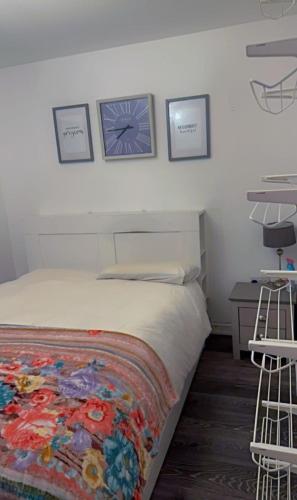 Cozy Modern Luxe Escape in Lee Chapel North