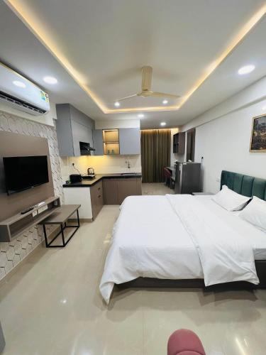 Solitaire Suites by Black Tie