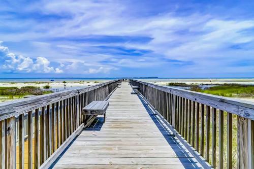 The Islander- Luxurious Beach Property in Hilton Head Island Waterfront