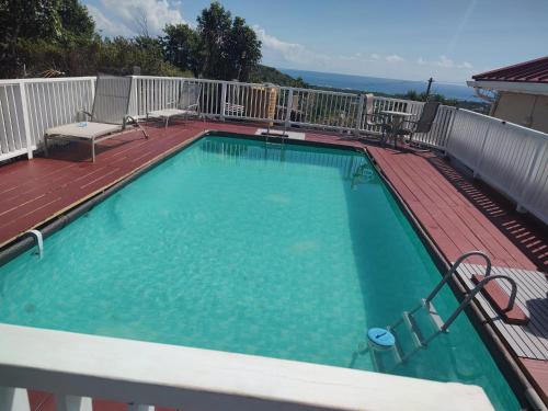 สระว่ายน้ำ, Miss J's Vacation Rental in วิยู ฟอร์