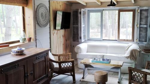 Cabin in peaceful environment, 400mt from the sea!