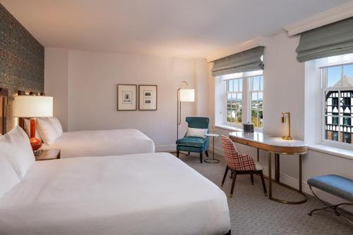 636276415 Hotel Roanoke & Conference Center, Curio Collection by Hilton