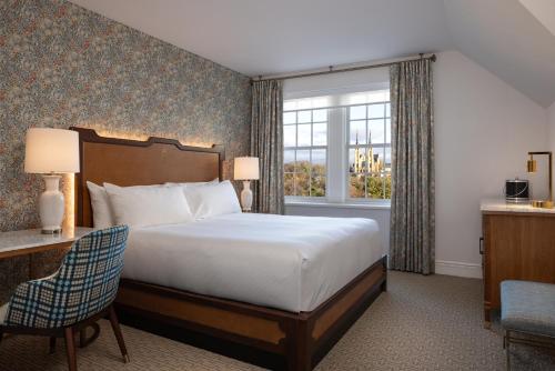 Hotel Roanoke & Conference Center, Curio Collection by Hilton