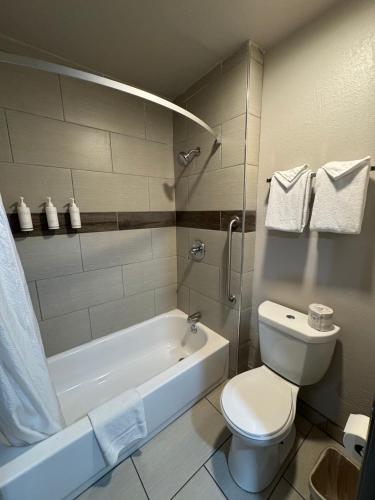 Days Inn by Wyndham Barstow - image 9