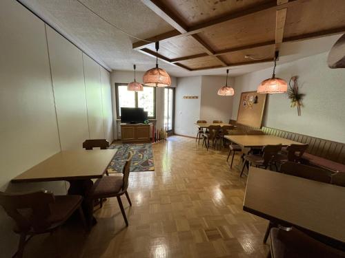 صالة مشتركة/ منطقة التلفزيون, Schwarzwald Apartment mit Sauna 2 Zimmer frisch renoviert in تودت موس