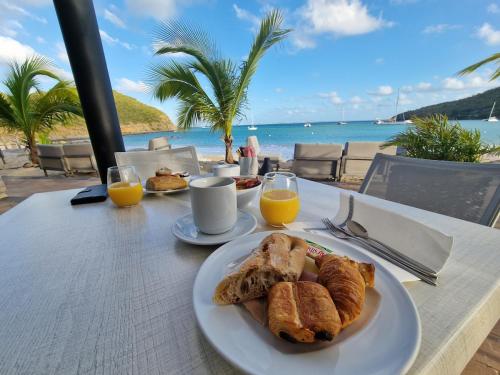 3BR 2Bths-Enjoy 2 sides of Sint Maarten in Oyster Pond