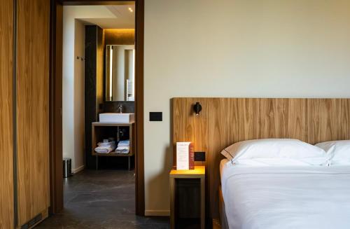 1 king bed, 1 twin bed