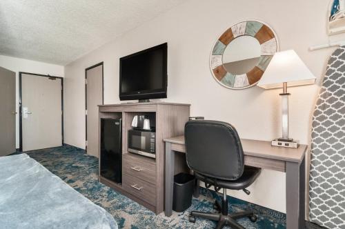 American Inn & Suites Metro Airport - image 12