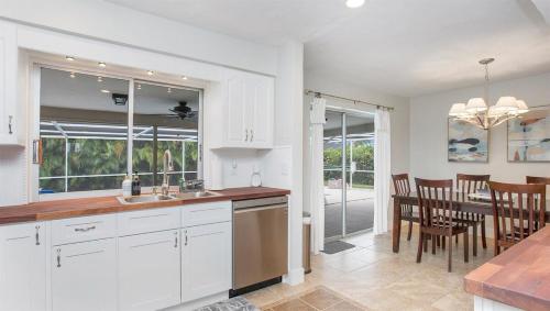 5 Star Experience, Heated Pool close to Everything, Cape Coral (Foto 3)