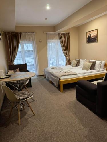 Apart Hotel Avinos in เขตฟรันคิฟสกี้