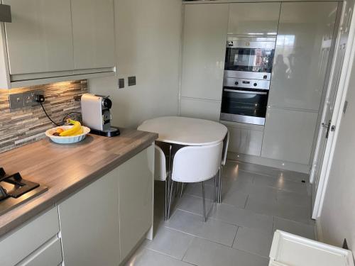 The Leeds Retreat - 4 Bedroom Townhouse in Far Royds