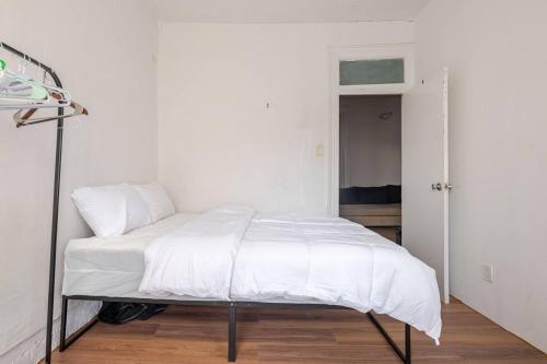 Sundrenched East Village Apartment, New York (foto 8)